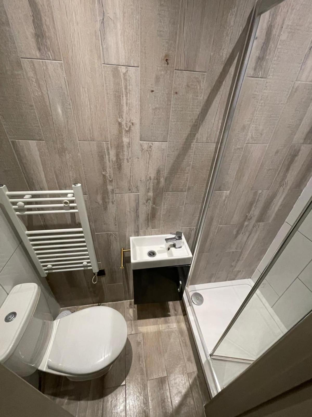 Letzi Premium Cozy Retreat Private En-Suite Rooms, Wembley Лондон Екстер'єр фото